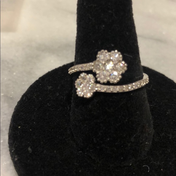 Cubic Zirconia Sterling Silver Dainty Flower Wrap Ring,Boutique- sz 7 or 8 - Picture 4 of 8